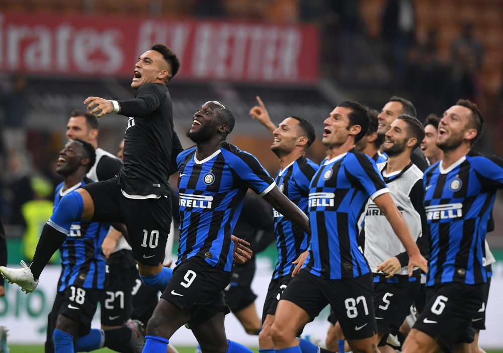 为什么新手总盯着底牌（新手为何总执着于底牌）