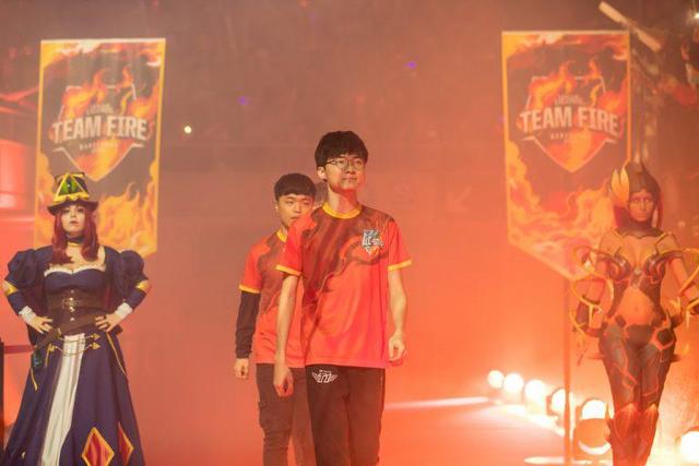 在历史交锋 在历史交锋